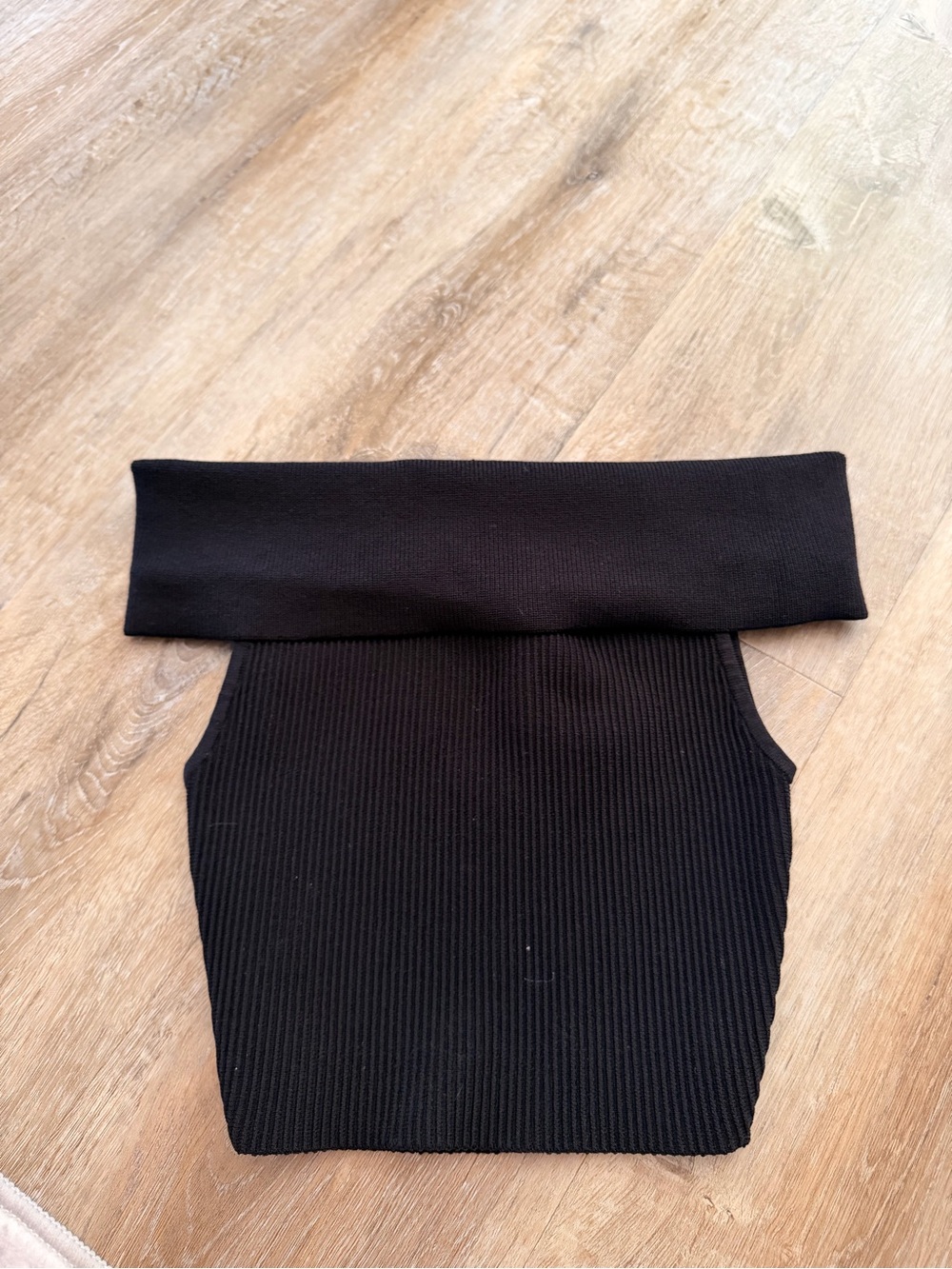 Babaton Aritzia Black Off the Shoulder